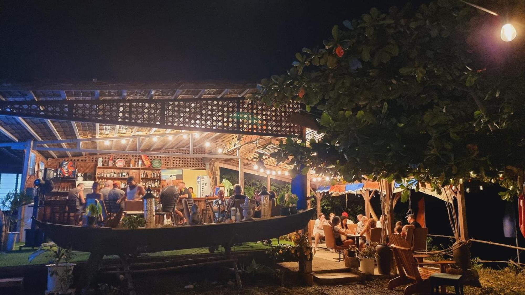 Jush Native And Glamping Hotel Dauis Екстериор снимка